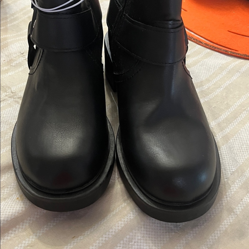Universal Thread Women's Ankle‎ Biker Boots - Picture 2 of 3